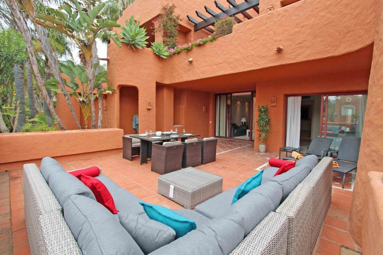 La Alzambra, Puerto Banus *